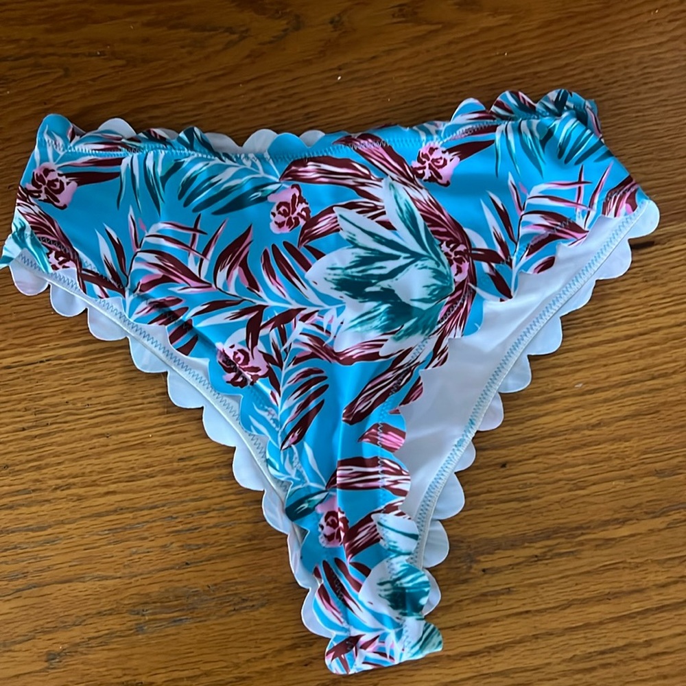 Beachassisi bikini bottom (never worn or tried on)